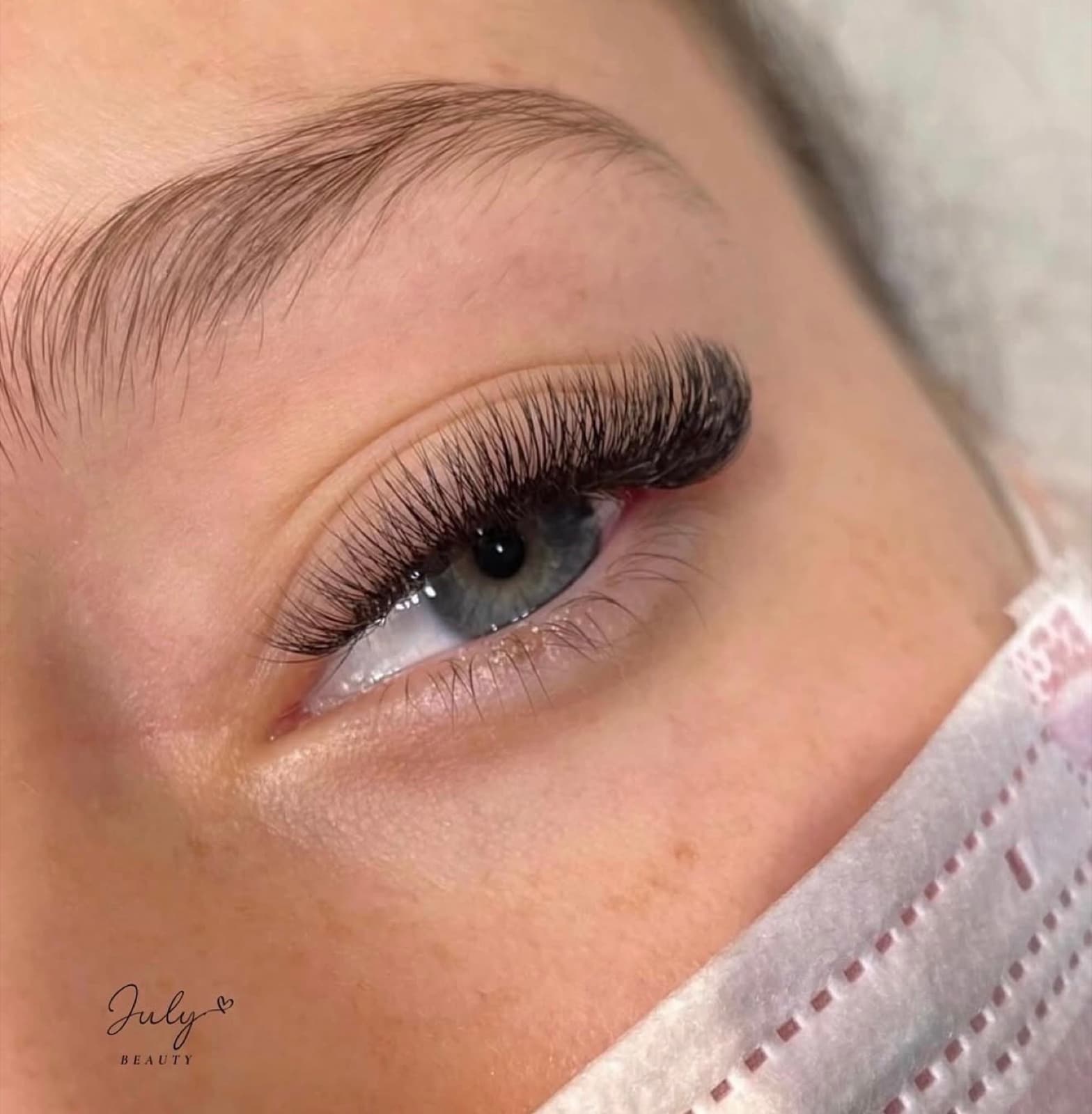 Extensions de cils, effet wispy